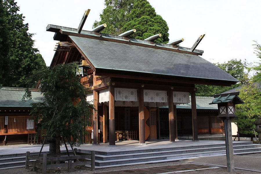 射水神社の拝殿