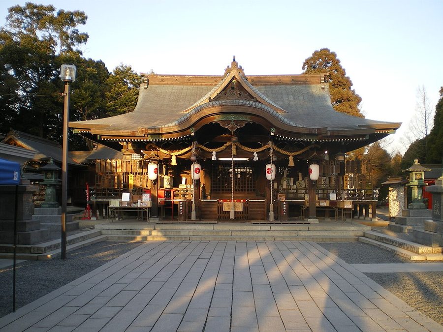 琴崎八幡宮の社殿