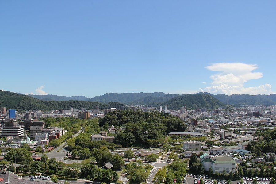 山口県庁舎から見た山口市の都市景観