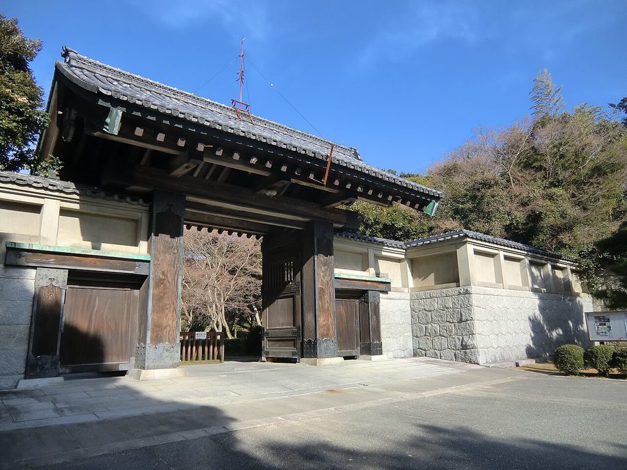 毛利氏庭園の門