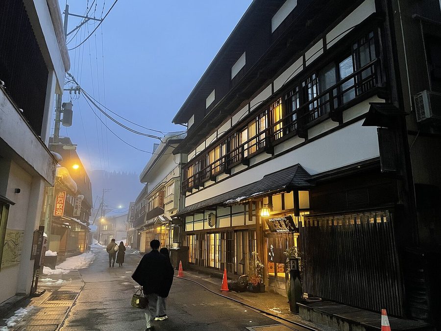 夜の肘折温泉街