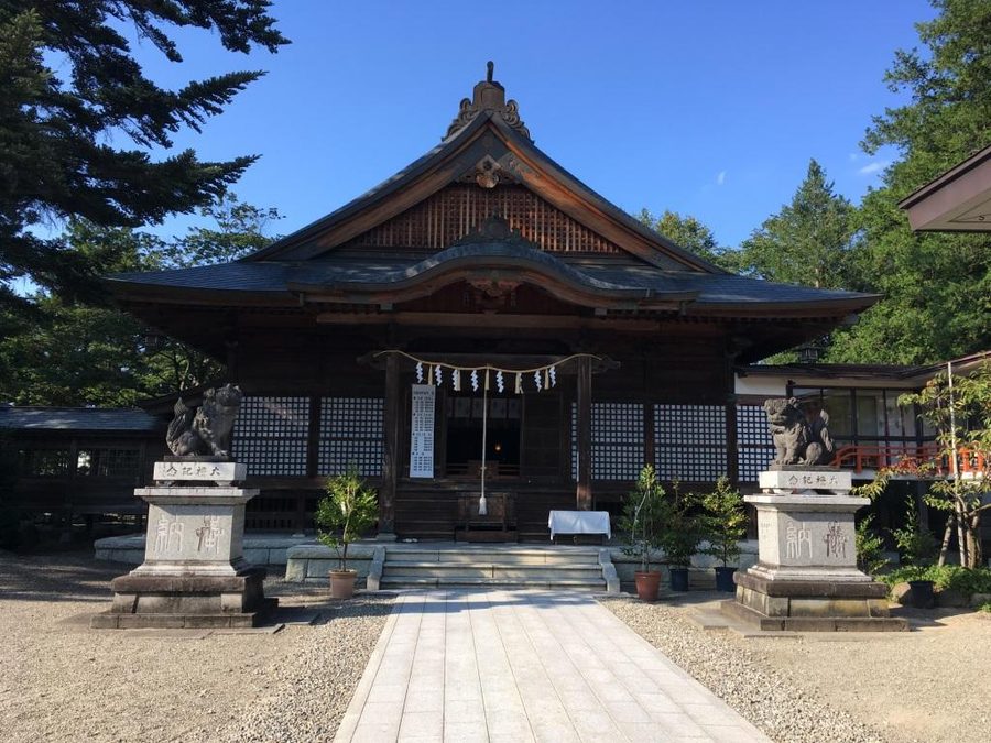 谷地八幡宮の拝殿です