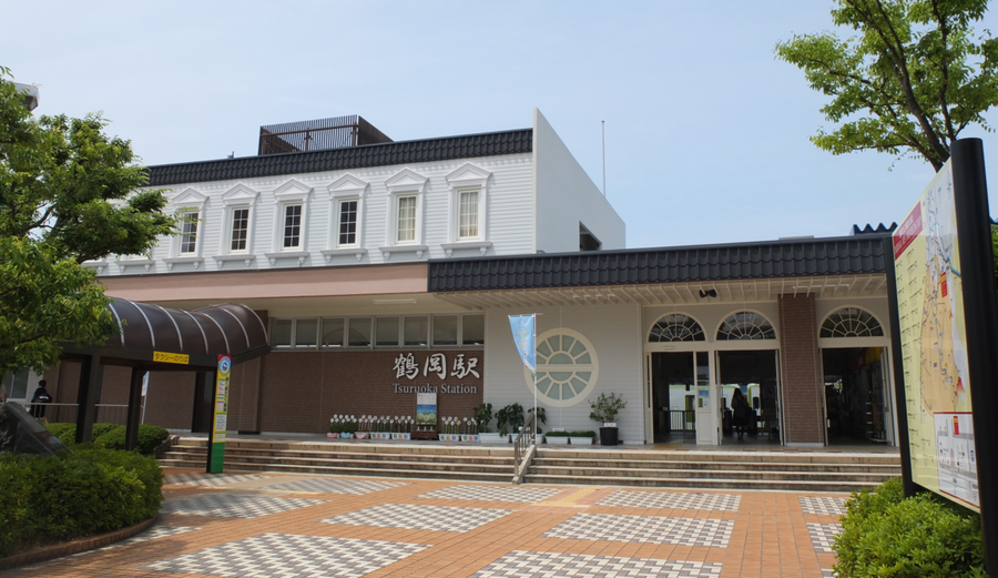 鶴岡駅の駅舎
