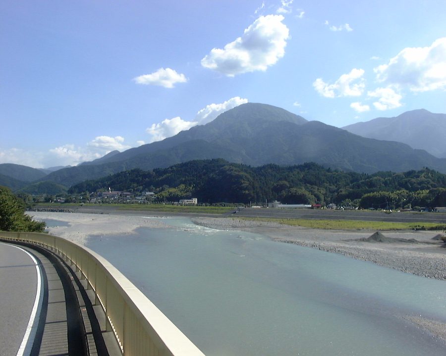 篠井山を北北東から望む