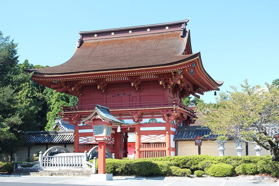 南宮大社の楼門