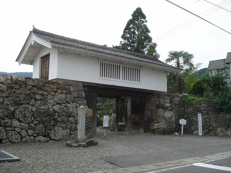 竹中氏陣屋跡の櫓門