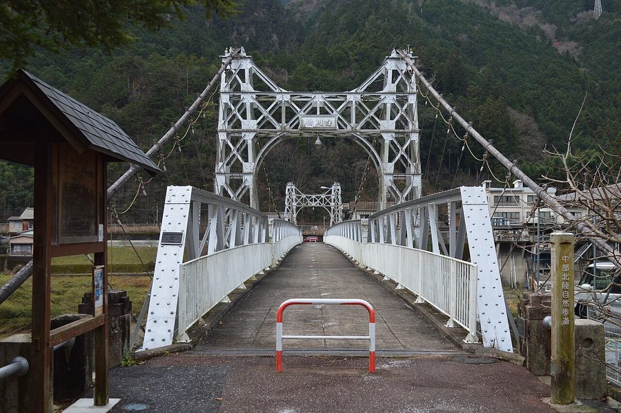 飛騨川にかかる白川橋