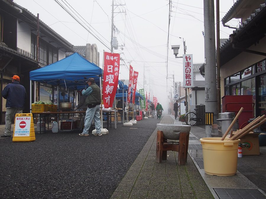 矢掛の日曜朝市の様子
