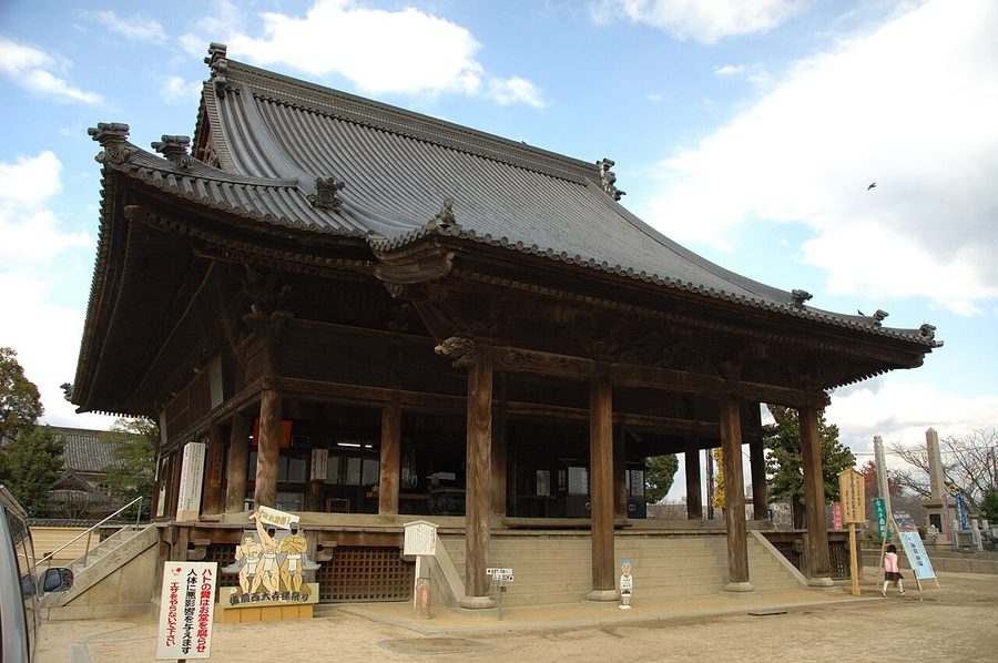 西大寺本堂