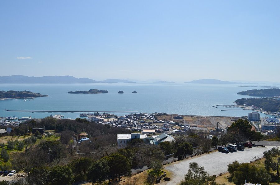 牛窓オリーブ園から望む牛窓湾