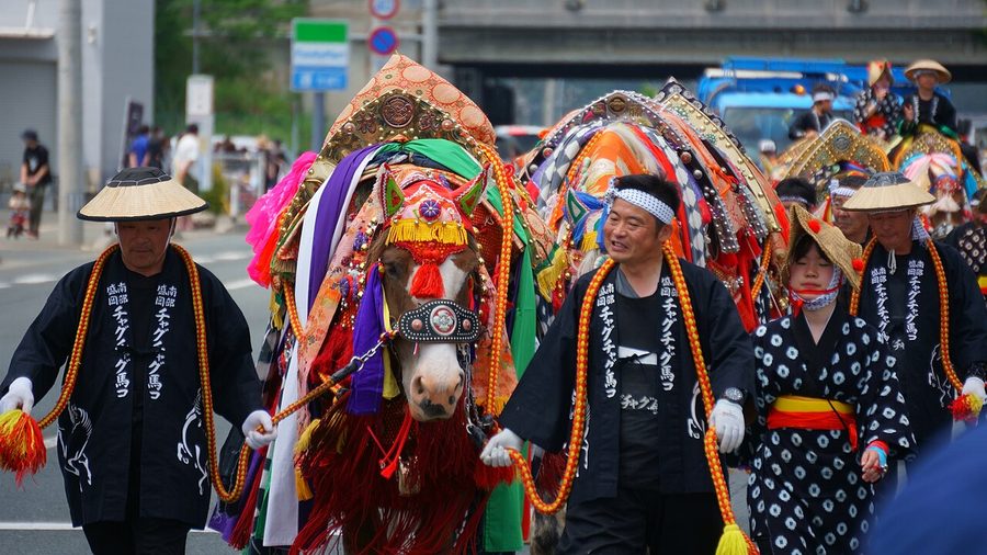 チャグチャグ馬コの行列
