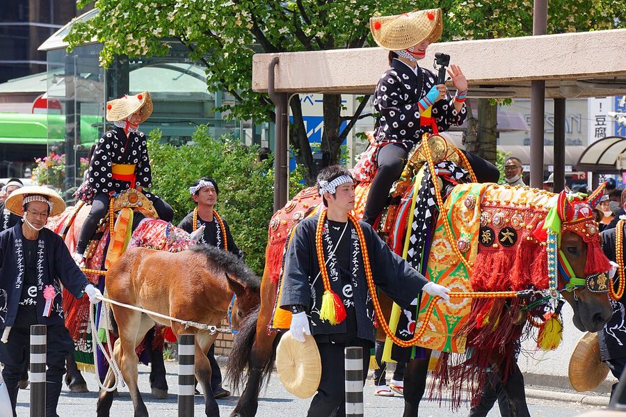 チャグチャグ馬コの行列