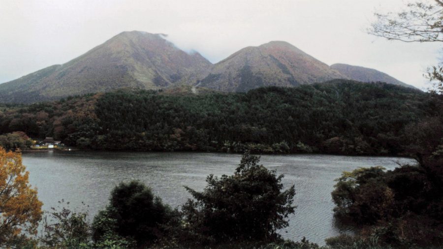 三瓶山