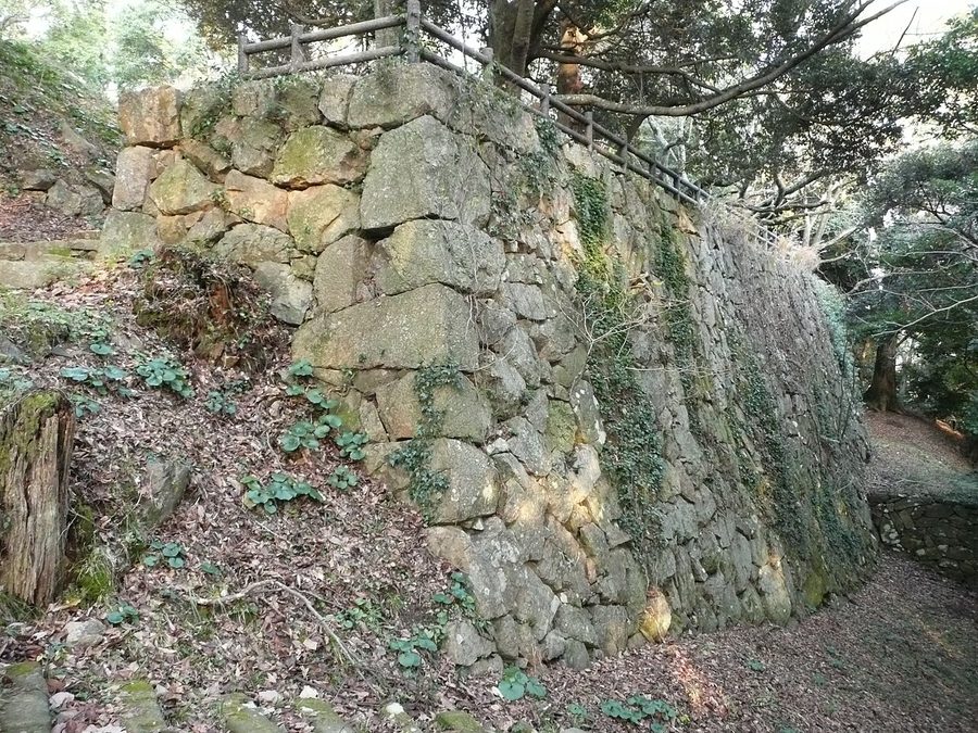 浜田城跡の三の丸石垣