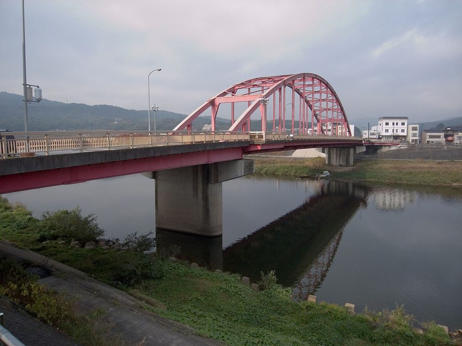 巴橋
