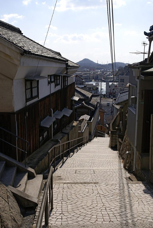 千光寺新道の石畳の坂道