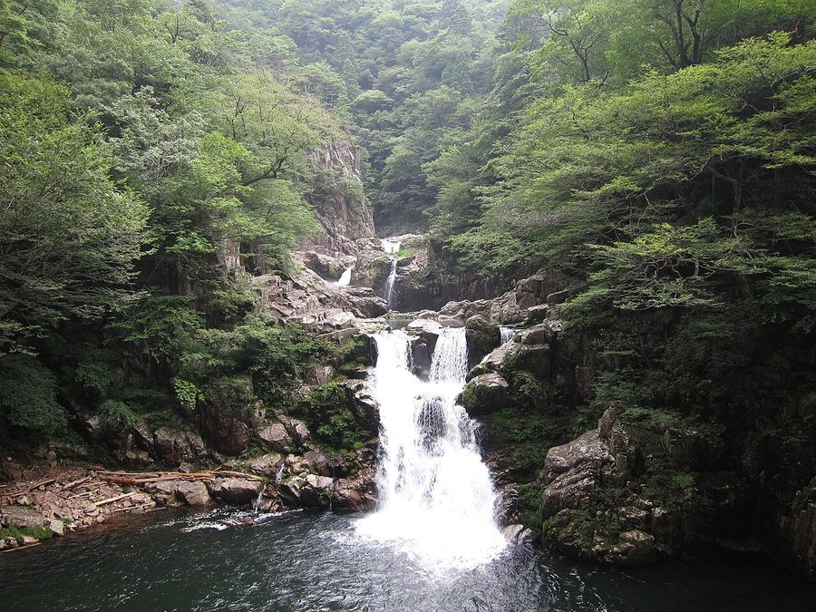 三段峡の三段滝