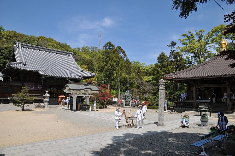 金泉寺の境内