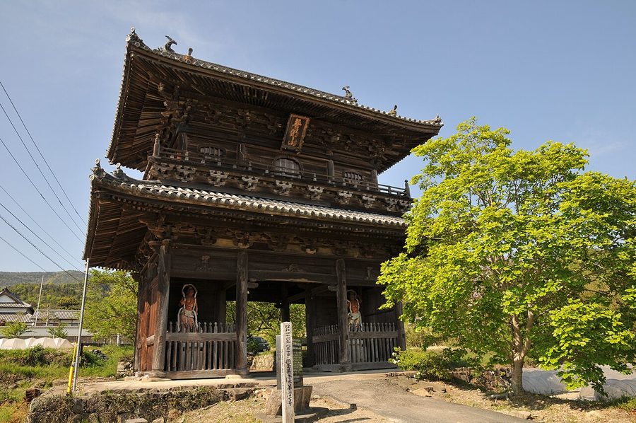 熊谷寺の山門