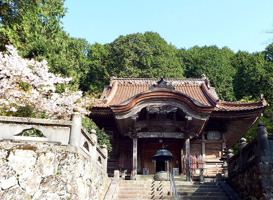 明石寺の本堂
