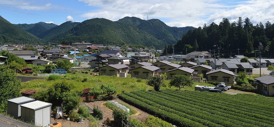 東栄町本郷の町並み