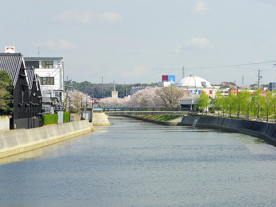 半田運河とパワードーム半田