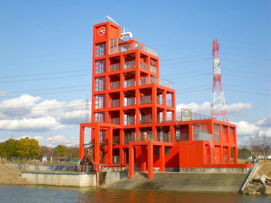 落合公園にある水の塔（フォーリー）