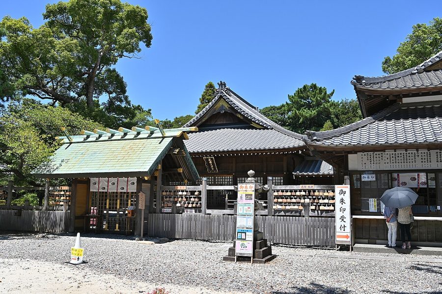 武雄神社の拝殿