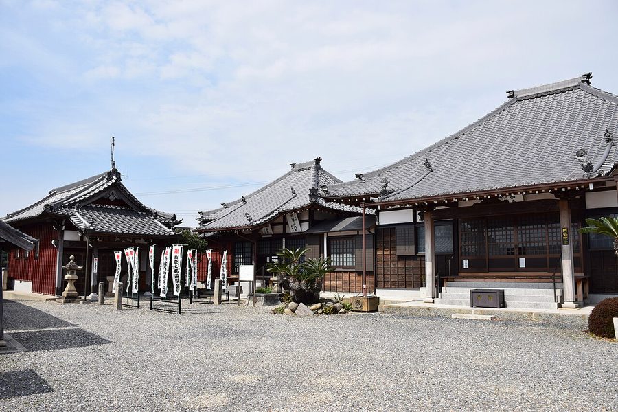 平泉寺の境内