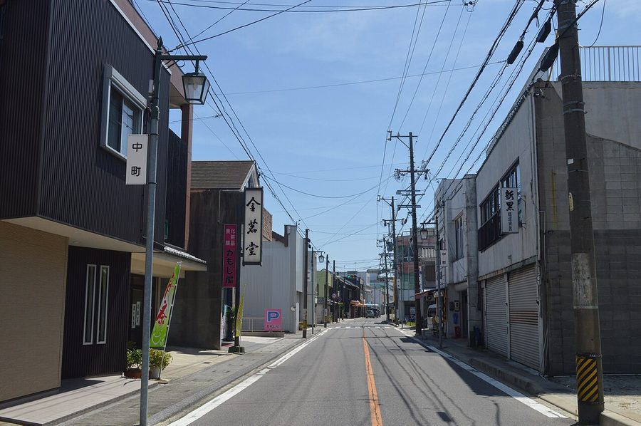 一色町中町の通り
