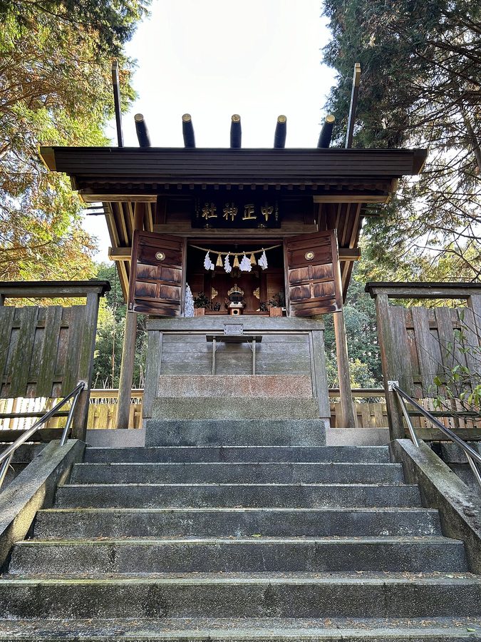 中正神社の本殿