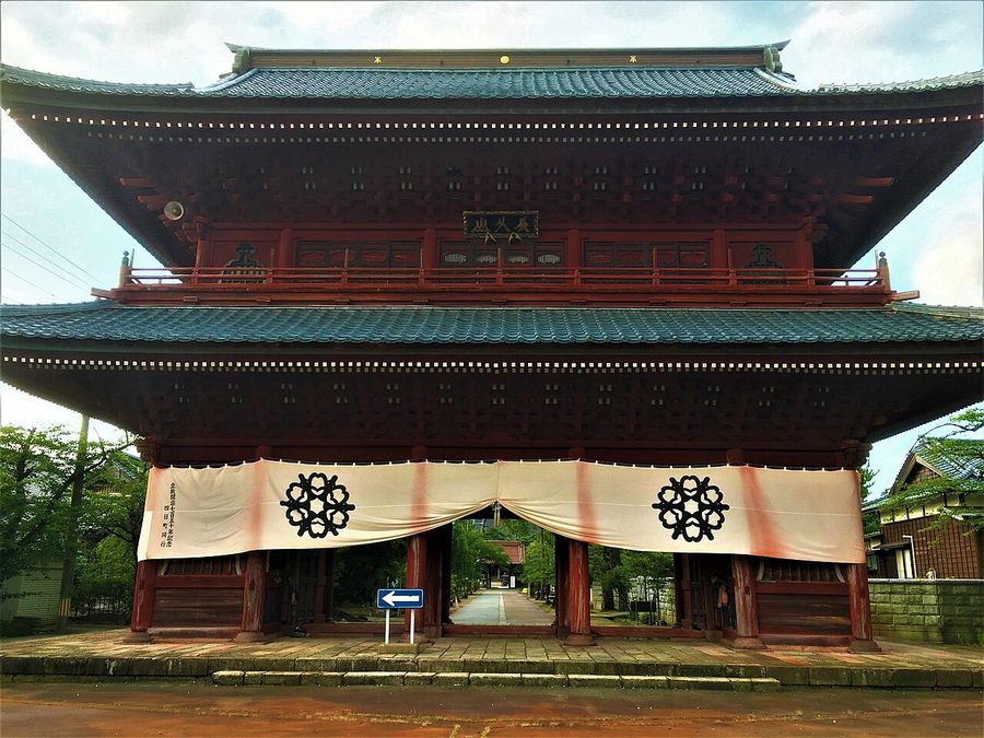 本成寺の山門