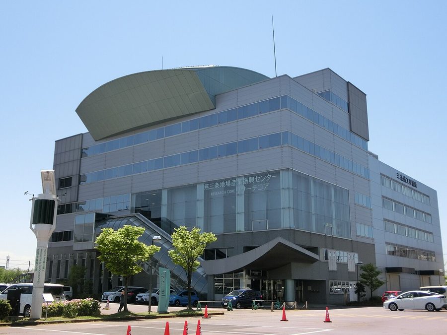 燕三条地場産業振興センター・リサーチコア