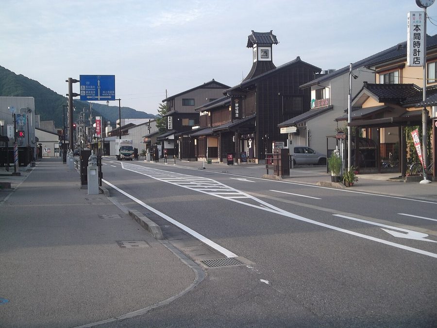 村上市中心市街地の町屋通り