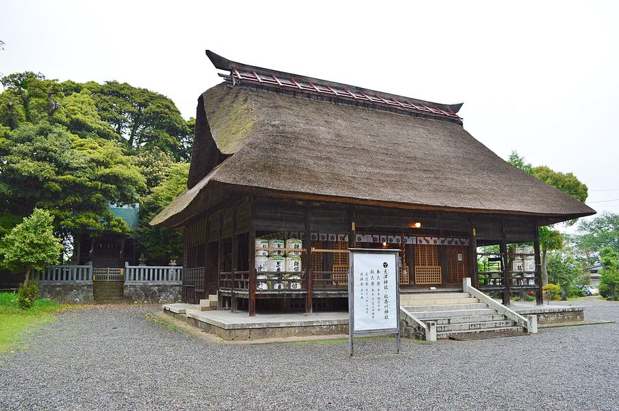 天津神社の拝殿