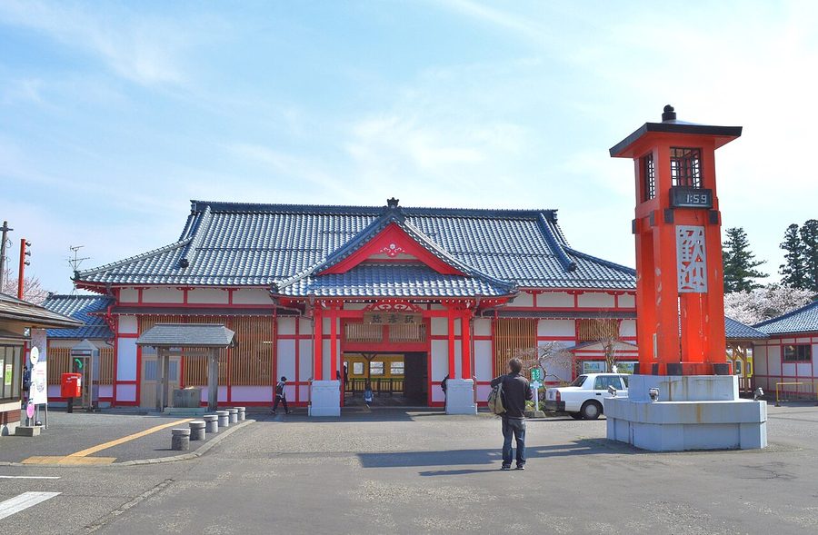 弥彦駅の駅舎