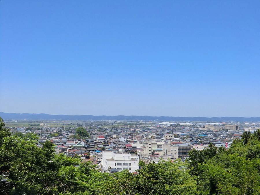 観音山から望む見附市街