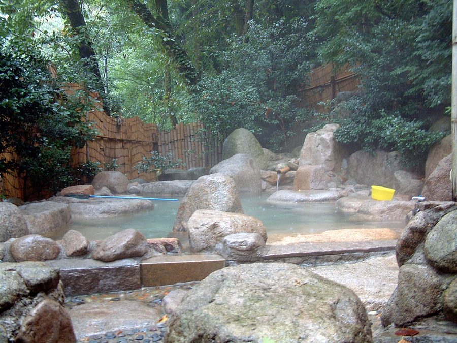 村杉温泉の露天風呂(男湯)