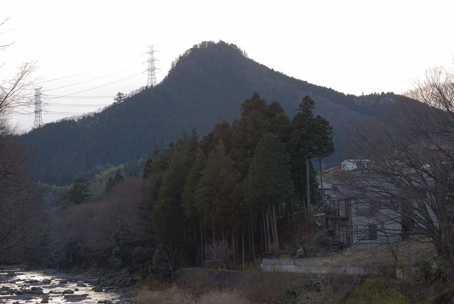 山と秋川