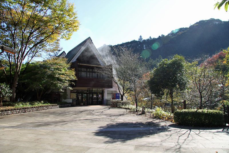 夕やけ小やけふれあいの里の建物