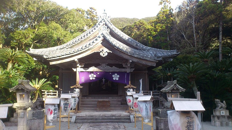 十三社神社の拝殿