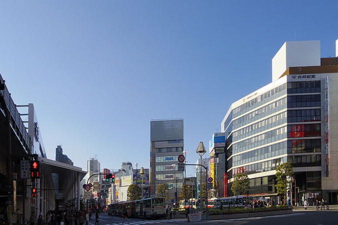 吉祥寺駅北口の駅前広場