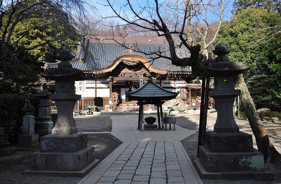 深大寺の境内