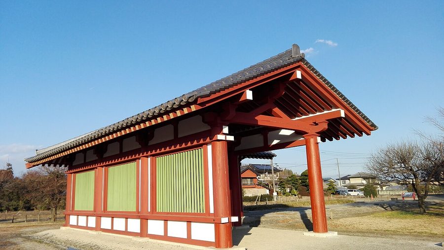 下野薬師寺跡に復元された回廊