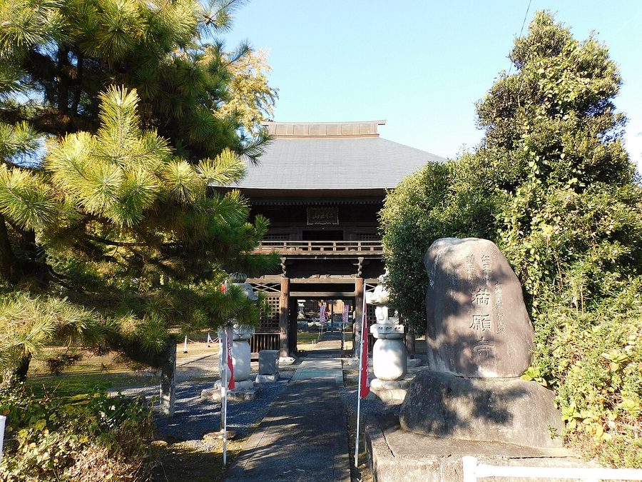 満願寺の山門
