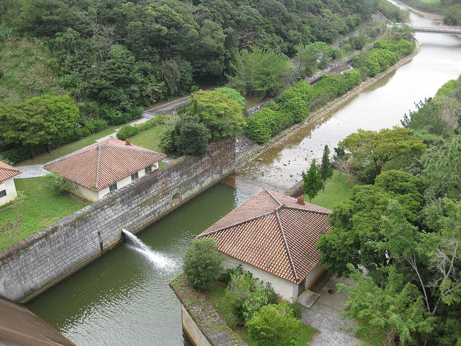 漢那ダムの下流域