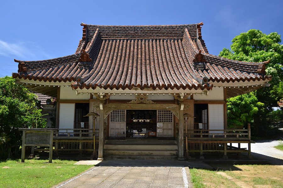 金武観音寺の本堂