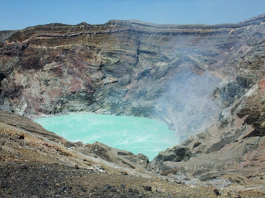 阿蘇山中岳の火口
