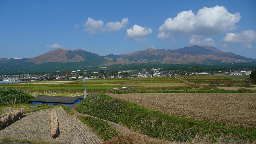阿蘇山を南から望む景色