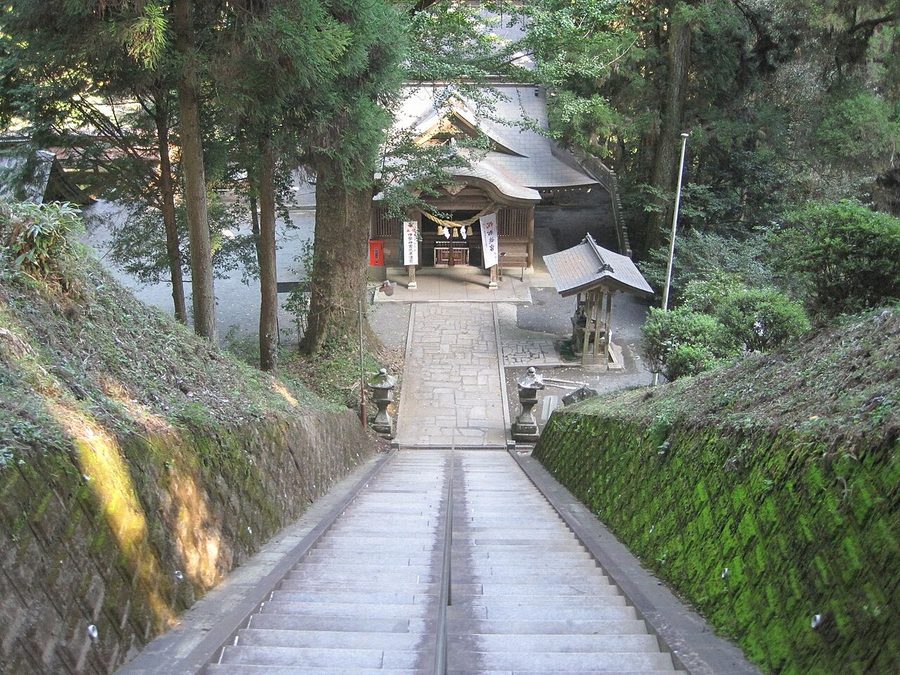 草部吉見神社
